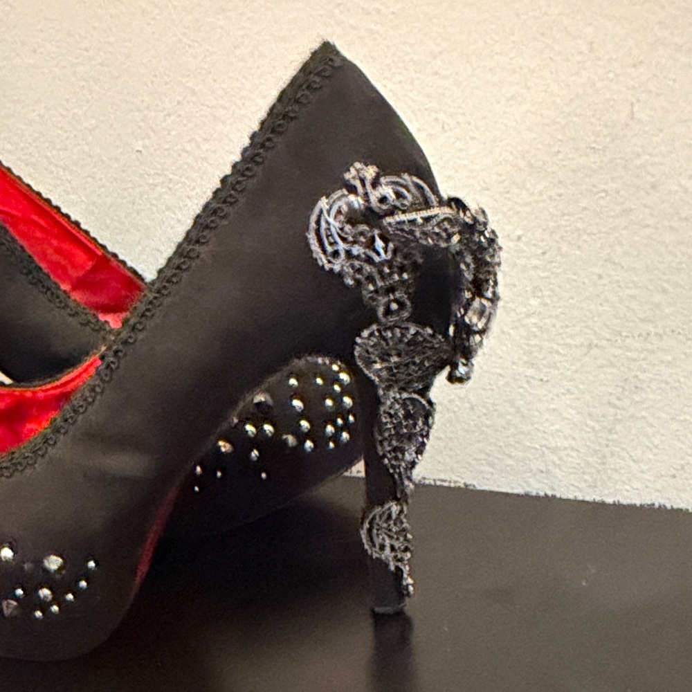 Black crystal
Studded Women's high heel Shoes - Picture 11 of 17